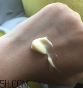 片仔癀珍珠膏能美白淡斑嗎？使用心得