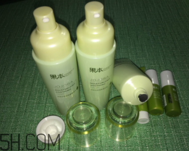 詩(shī)婷露雅荷荷巴系列有刺激嗎？適合敏感肌嗎？