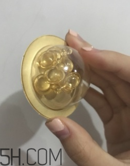 伊麗莎白雅頓精華膠囊油不油？適合油皮嗎？