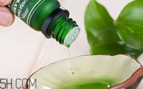 茶樹精油可以直接涂在臉上嗎？茶樹精油的功效與作用？
