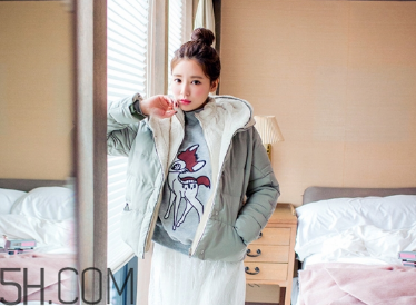 羽絨服出毛是怎么回事？羽絨服怎么清洗干凈？