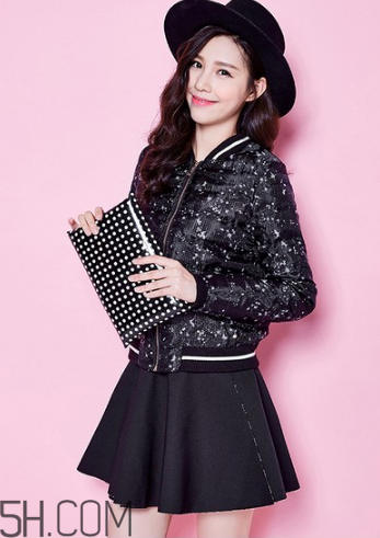 女裝羽絨服怎么保養(yǎng)？輕薄羽絨服怎么搭配？