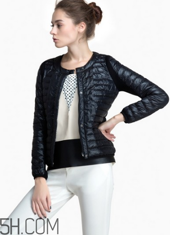 輕薄羽絨服保暖嗎？羽絨服的充絨量標(biāo)準(zhǔn)多少？