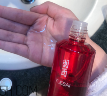 羽西靈芝水油不油？適合油皮嗎？
