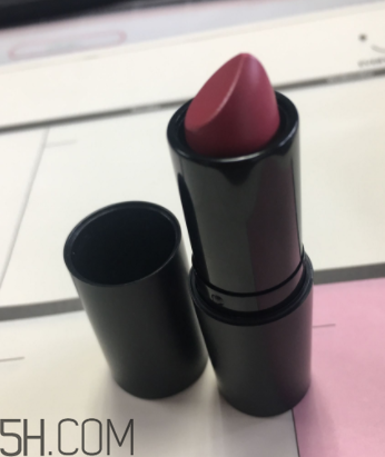 羽西蟲草口紅滋潤嗎？哪個色號適合秋冬？