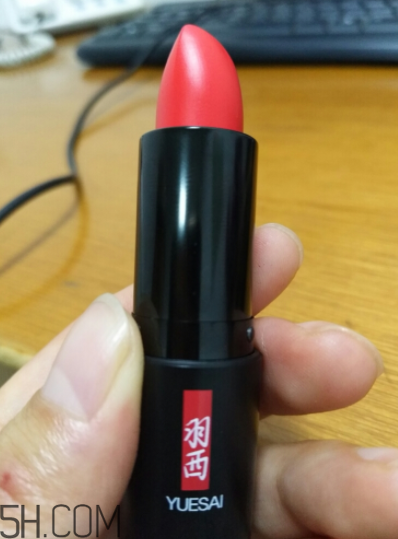 羽西蟲草口紅滋潤嗎？哪個色號適合秋冬？