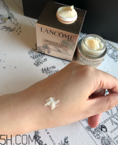 蘭蔻菁純眼霜與小黑瓶眼霜有什么區(qū)別？哪個(gè)好用？