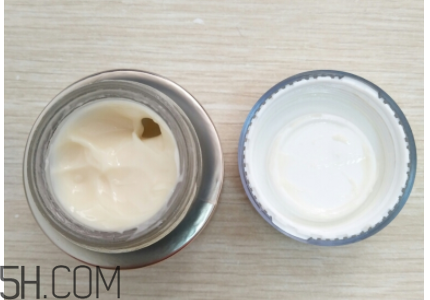 蘭蔻菁純眼霜與小黑瓶眼霜有什么區(qū)別？哪個(gè)好用？