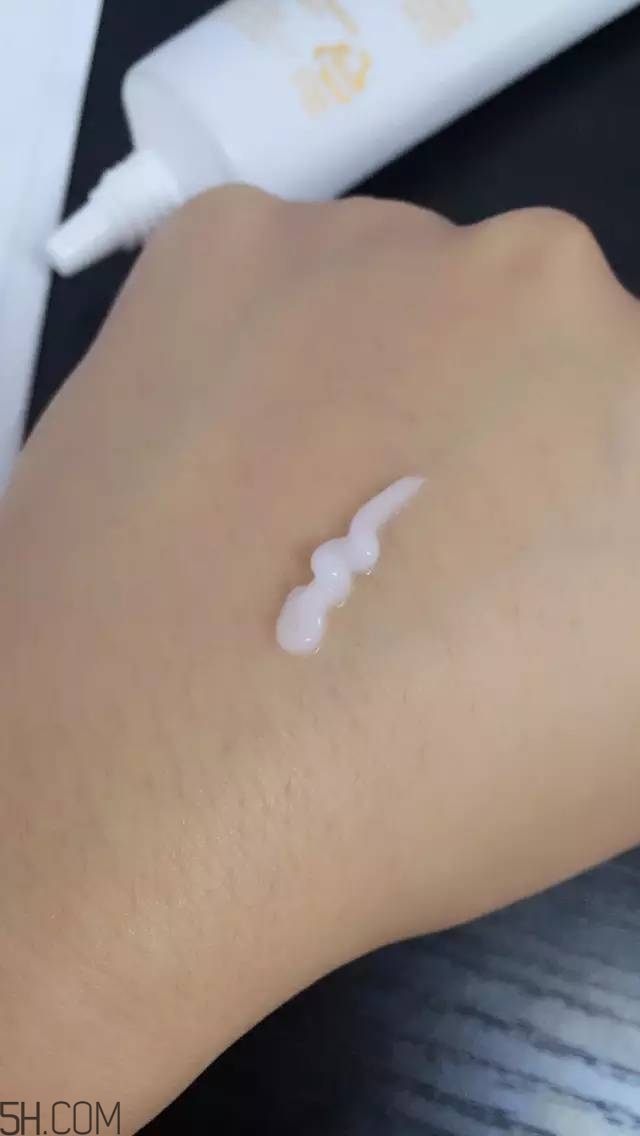 眼霜需要早晚都用嗎？ahc第五代眼霜效果怎么樣？