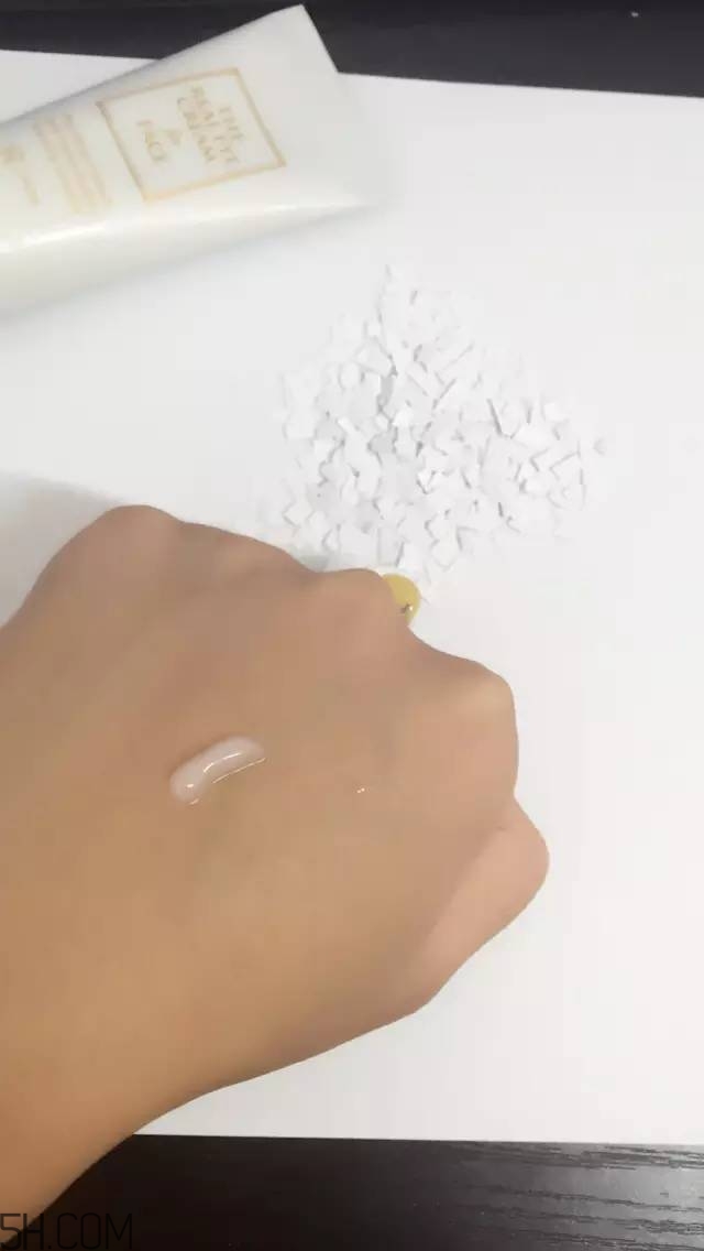 眼霜需要早晚都用嗎？ahc第五代眼霜效果怎么樣？