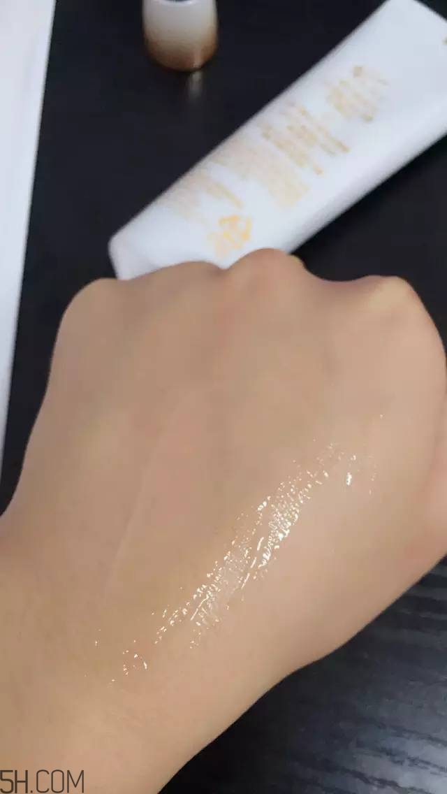 眼霜需要早晚都用嗎？ahc第五代眼霜效果怎么樣？