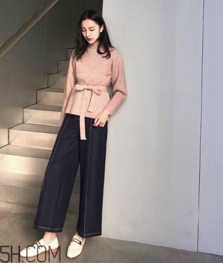 粉色毛衣搭配什么下身？粉色毛衣下面怎么搭配？