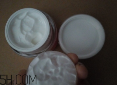 瓷肌御雪祛斑霜夏天能用嗎？瓷肌御雪祛斑夏天用油嗎？