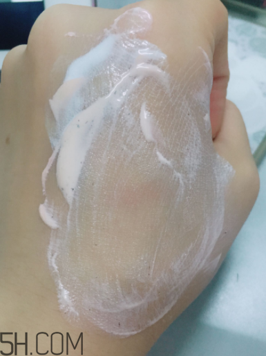 瓷肌晶透雪肌潔面乳可以卸妝嗎？清潔力如何？