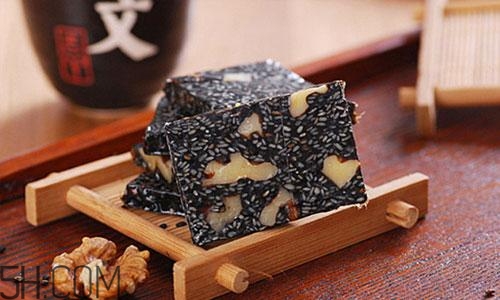 吃阿膠可以喝蜂蜜水嗎？阿膠和蜂蜜可以一起吃嗎？