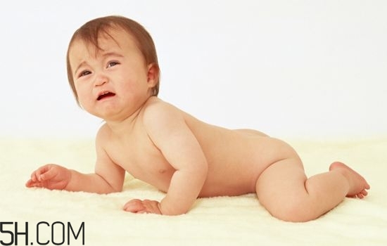怎樣能夠訓(xùn)練嬰幼兒的肌肉？寶寶為什么總是在鬧騰？