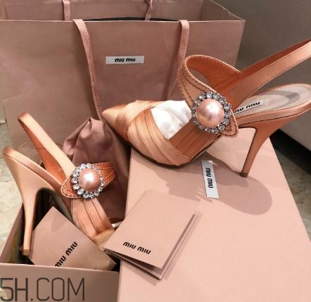 miumiu高跟鞋多少錢？婚禮上穿它再適合不過(guò)了