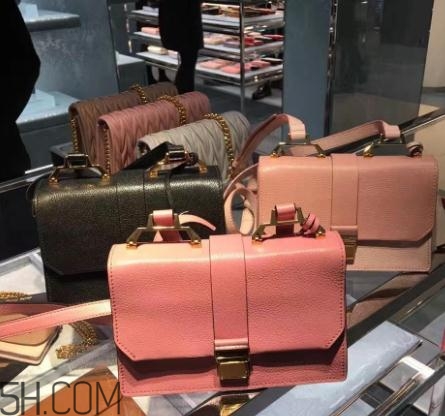miumiu包包一般多少錢？這么仙的包包千萬(wàn)別錯(cuò)過(guò)