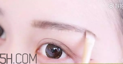 2018年新年妝容怎么化？紅色妝容紅紅火火
