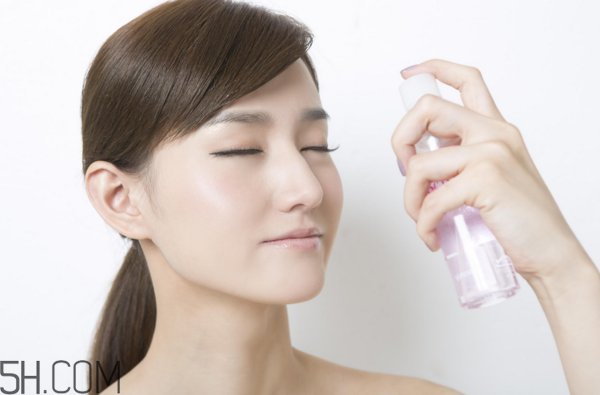 面霜什么時候用最好？保濕面霜哪個牌子好用？