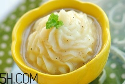上火牙疼煲什么湯好？輕松解決上火牙疼問題