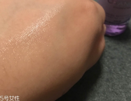 自然堂凝時(shí)鮮顏系列適合什么膚質(zhì)？