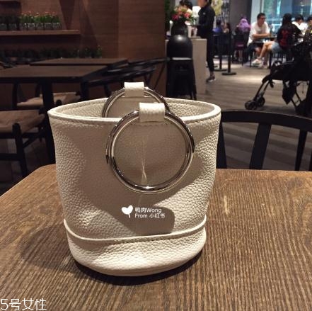 simon miller包包怎么樣？水桶包有這個就夠了