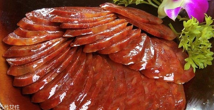 臘腸在蒸之前要泡水嗎？吃臘腸兩步走