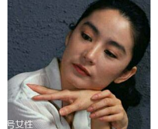 屁股下巴是一種病嗎？長好了顏值高
