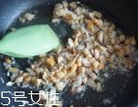 臘腸在蒸之前要泡水嗎？吃臘腸兩步走