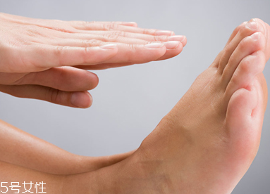 腳冷預(yù)示哪些疾病？或是心臟衰弱