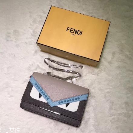 fendi包包怎么樣？時尚潮人人手一個的包包