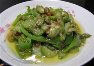 絲瓜的土腥味怎么去除？絲瓜切后不變色小技巧