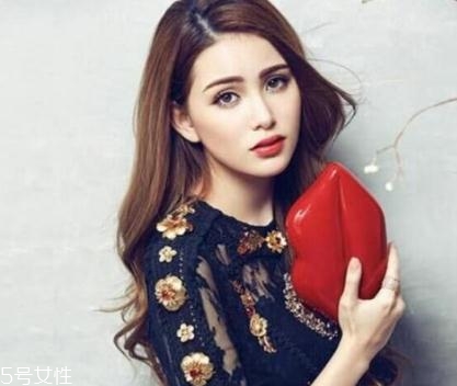 lulu guinness是什么牌子？明星網(wǎng)紅都愛的紅唇包