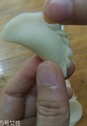 油角的皮要怎樣才松脆？關鍵看火候和時間
