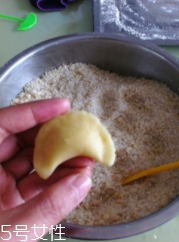 炸油角的面怎么和？用生面還是燙面你知道嗎？