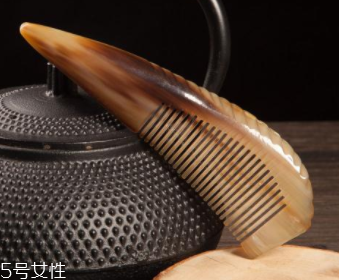 梳子的隱藏技能有哪些？梳梳手臂緩解便秘