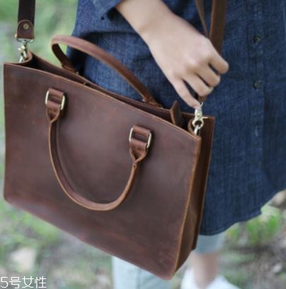 瘋馬皮是人造皮嗎？文藝青年的最?lèi)?ài)