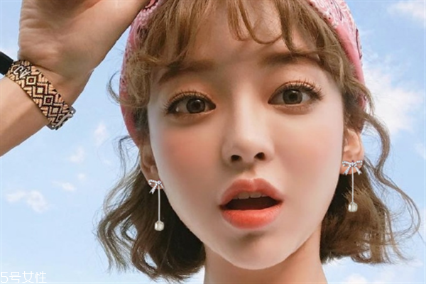 暖色系腮紅適合什么人群？黃皮女生口紅腮紅搭配