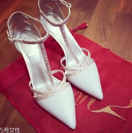 rene caovilla是什么檔次？無數(shù)女人的夢幻水晶鞋