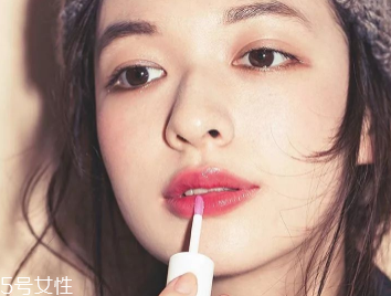 2018開年爆款色莓果紫，怎么涂更美？