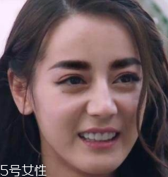 眉型為什么很奇怪？眉頭沒(méi)畫(huà)好
