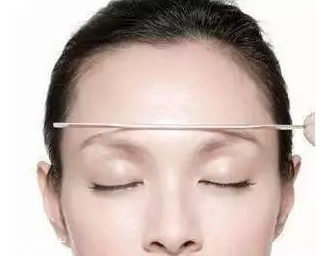 眉型為什么很奇怪？眉頭沒(méi)畫(huà)好