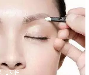 眉型為什么很奇怪？眉頭沒(méi)畫(huà)好