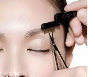 眉型為什么很奇怪？眉頭沒(méi)畫(huà)好