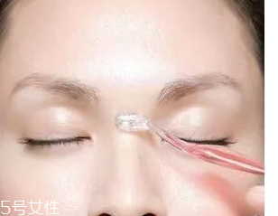眉型為什么很奇怪？眉頭沒(méi)畫(huà)好