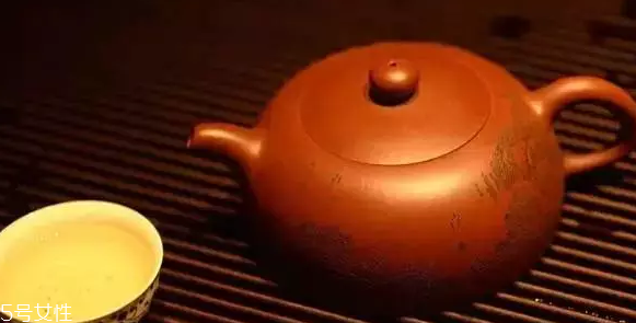 茶垢含有哪些物質(zhì)？主要成分是碳氧元素