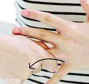 關(guān)節(jié)有響聲是病嗎？?jī)煞N情況區(qū)別對(duì)待