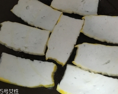魚糕怎么烹飪好吃？成品魚糕做法多