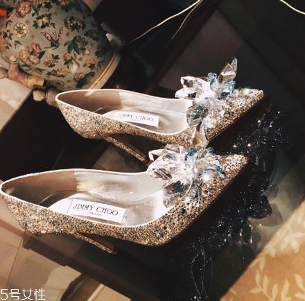jimmy choo是哪個國家的牌子？每個女人都應該擁有的高跟鞋